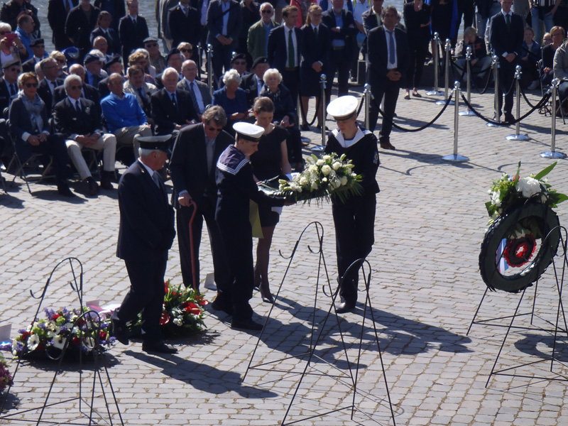 Dodenherdenking 2018 - kranslegging bij de Boeg, R'dam